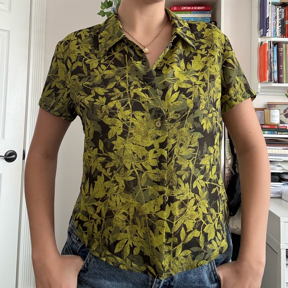 Jones Studio Green Floral Button Down Shirt